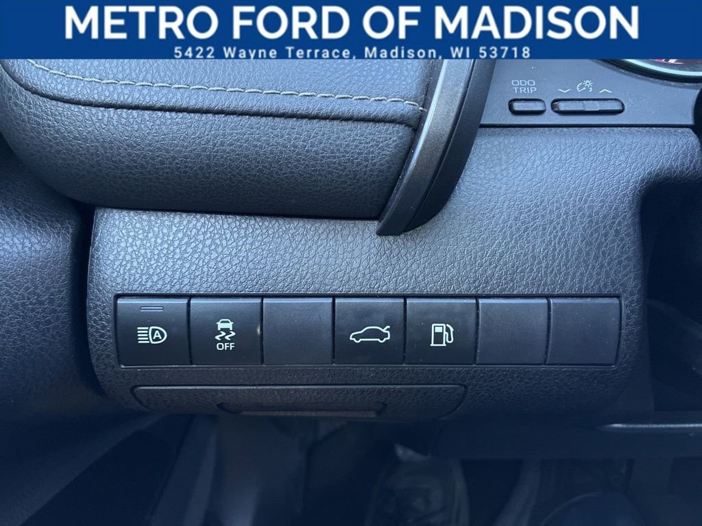 Used 2018 Toyota Camry SE w/ Moonroof Package image 28