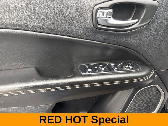 Used 2018 Jeep Compass Latitude FWD image 13