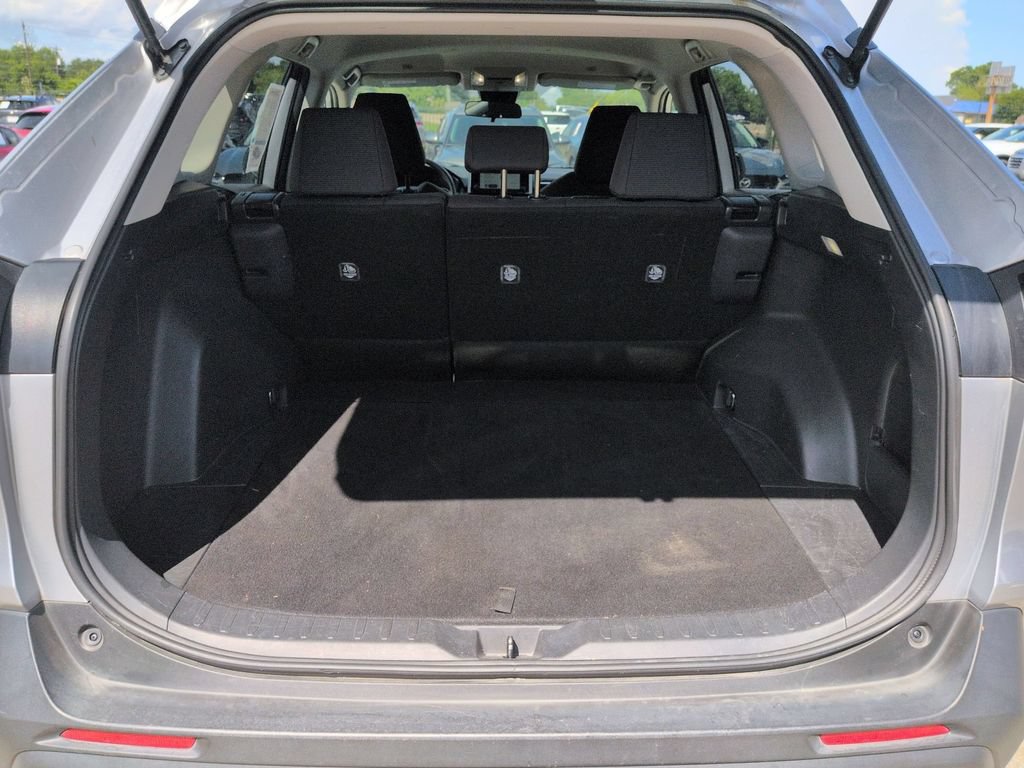 Used 2025 Toyota RAV4 LE FWD image 28