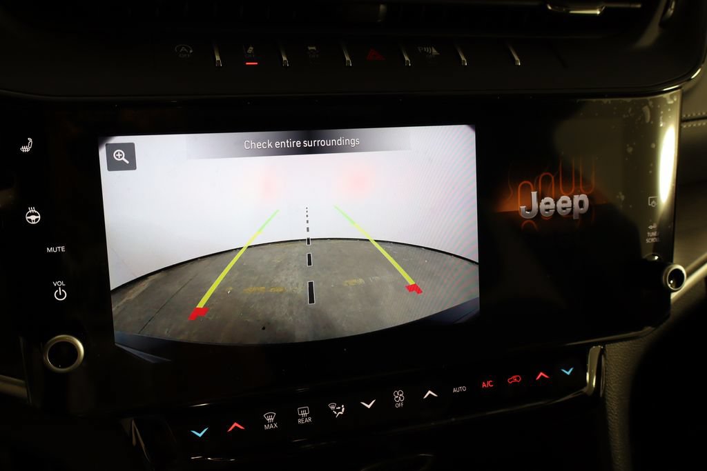 New 2027 Jeep Grand Cherokee Altitude AWD/4WD image 44