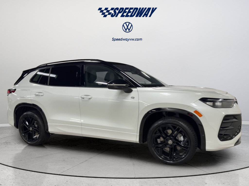 New 2026 Volkswagen Tiguan SE R-Line AWD/4WD image 3