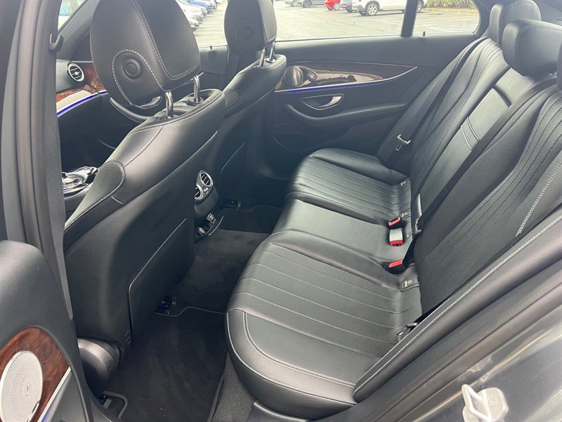 Used 2017 Mercedes-Benz E 300 4MATIC image 28