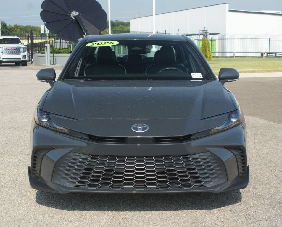 Used 2025 Toyota Camry SE FWD image 24