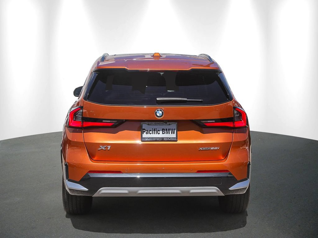 Used 2025 BMW X1 xDrive28i w/ Premium Package AWD/4WD image 5