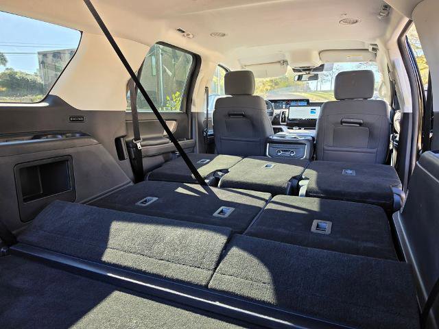 Certified 2025 Ford Expedition Active image 35