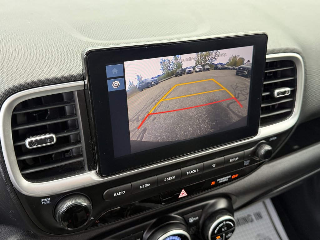 Used 2024 Hyundai Venue SEL FWD image 30