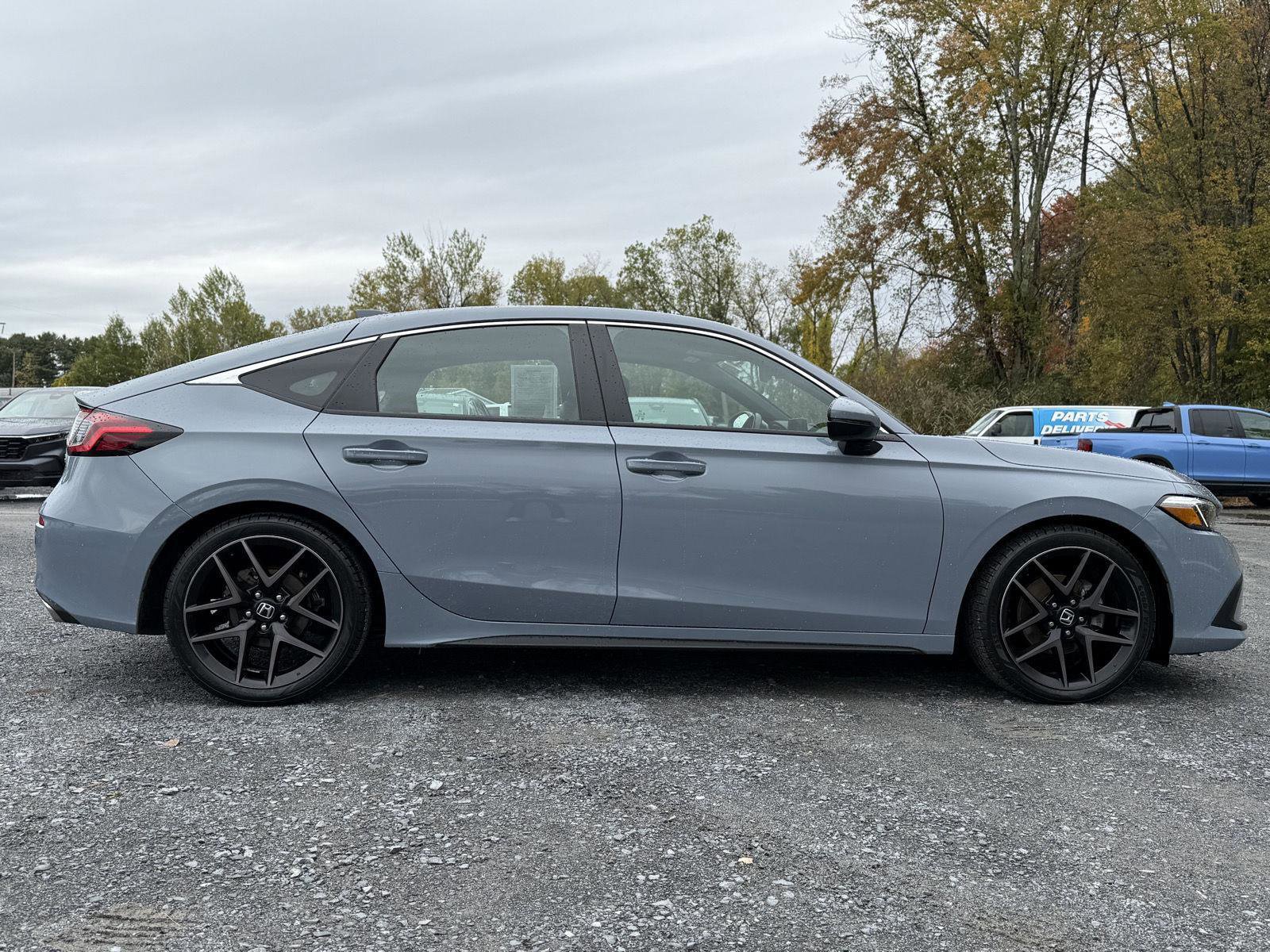 Used 2023 Honda Civic Sport Touring image 4