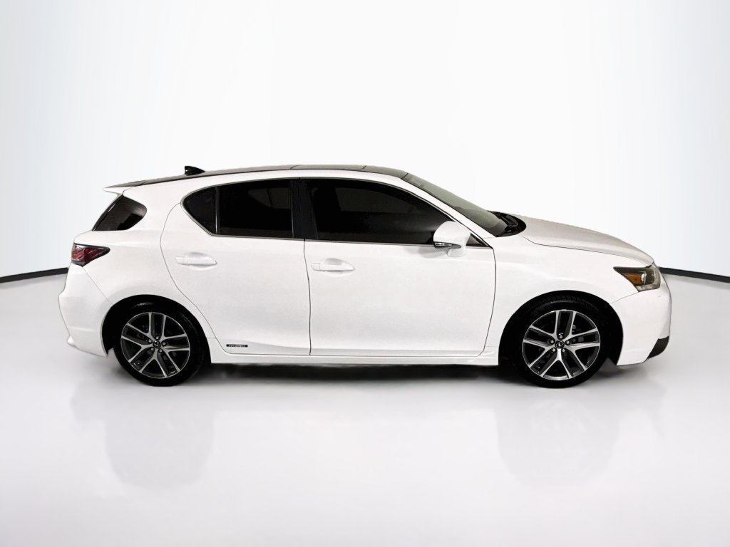 Used 2017 Lexus CT 200h w/ Navigation System Package FWD image 4