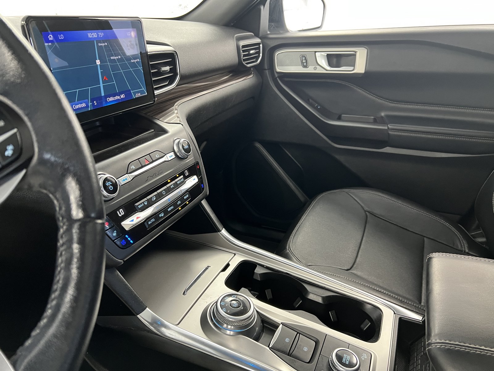 Used 2020 Ford Explorer Limited AWD/4WD image 24