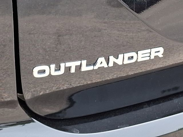 New 2025 Mitsubishi Outlander ES image 15