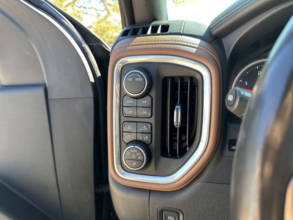 Used 2021 Chevrolet Silverado 3500 High Country image 29