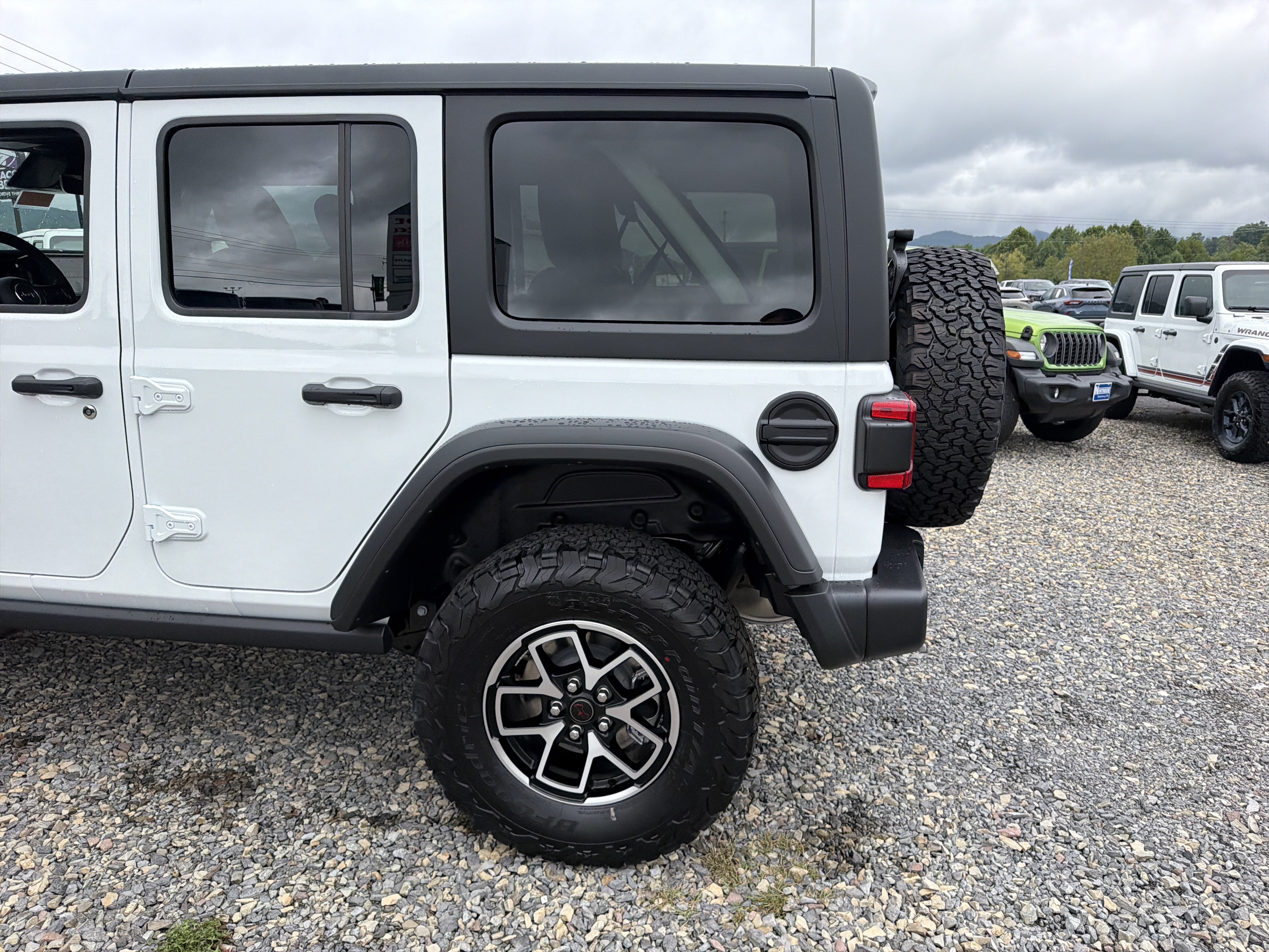 New 2027 Jeep Wrangler Unlimited Rubicon AWD/4WD image 9