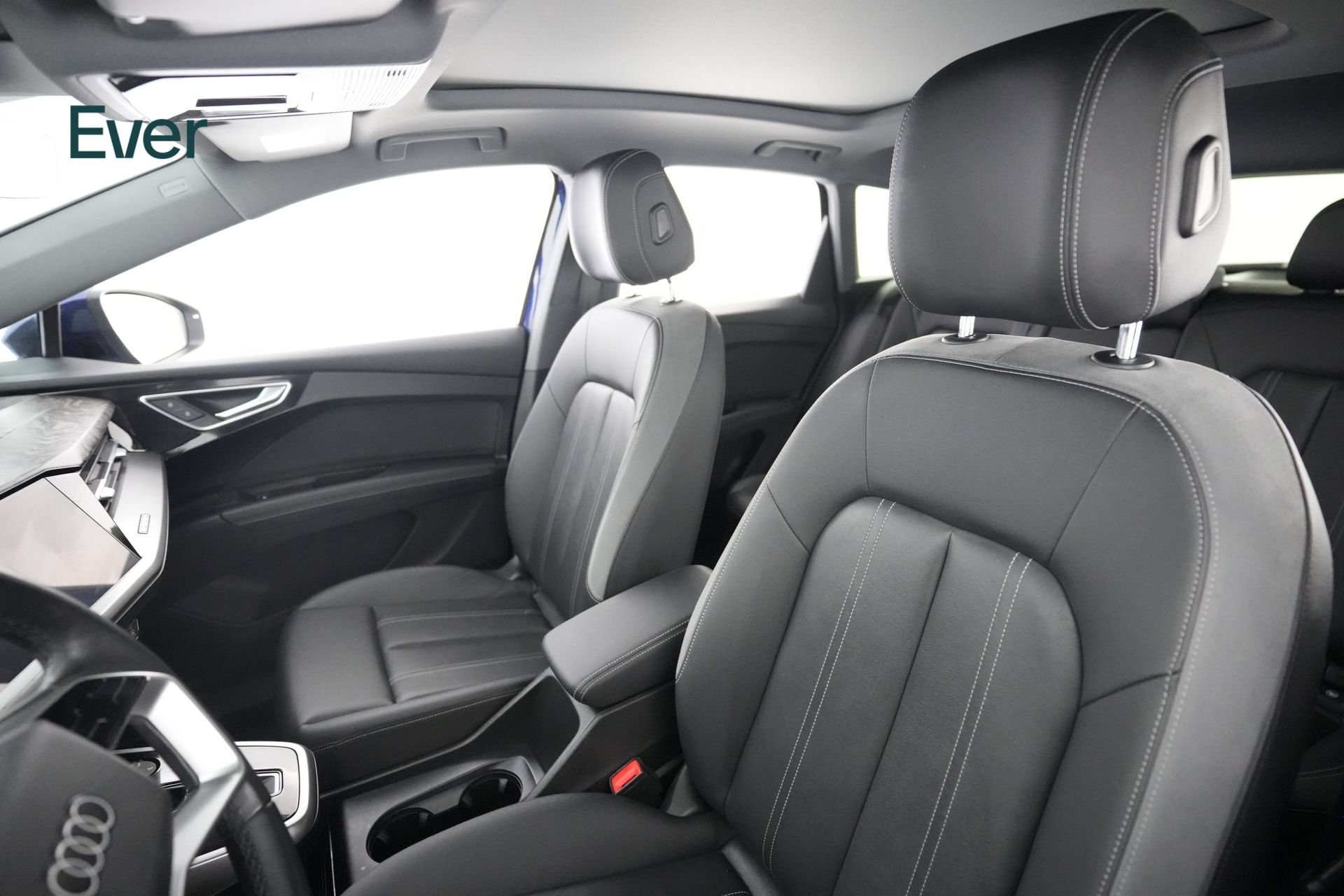 Used 2023 Audi Q4 e-tron Premium w/ Convenience Package RWD image 4