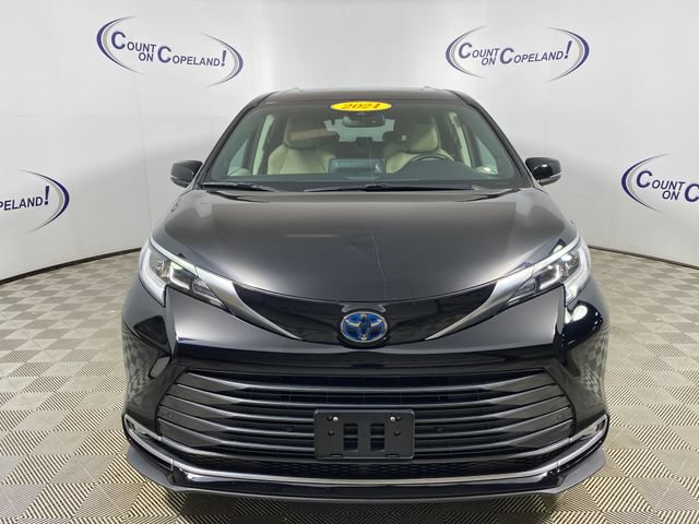 Certified 2021 Toyota Sienna Limited AWD/4WD image 2