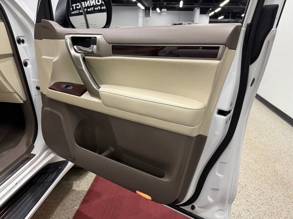 Used 2015 Lexus GX 460 w/ Premium Package image 34