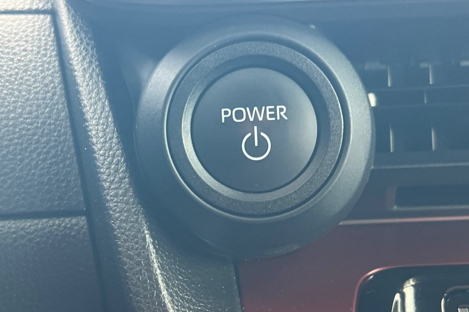 Certified 2026 Toyota Prius Plug-In Hybrid FWD image 19