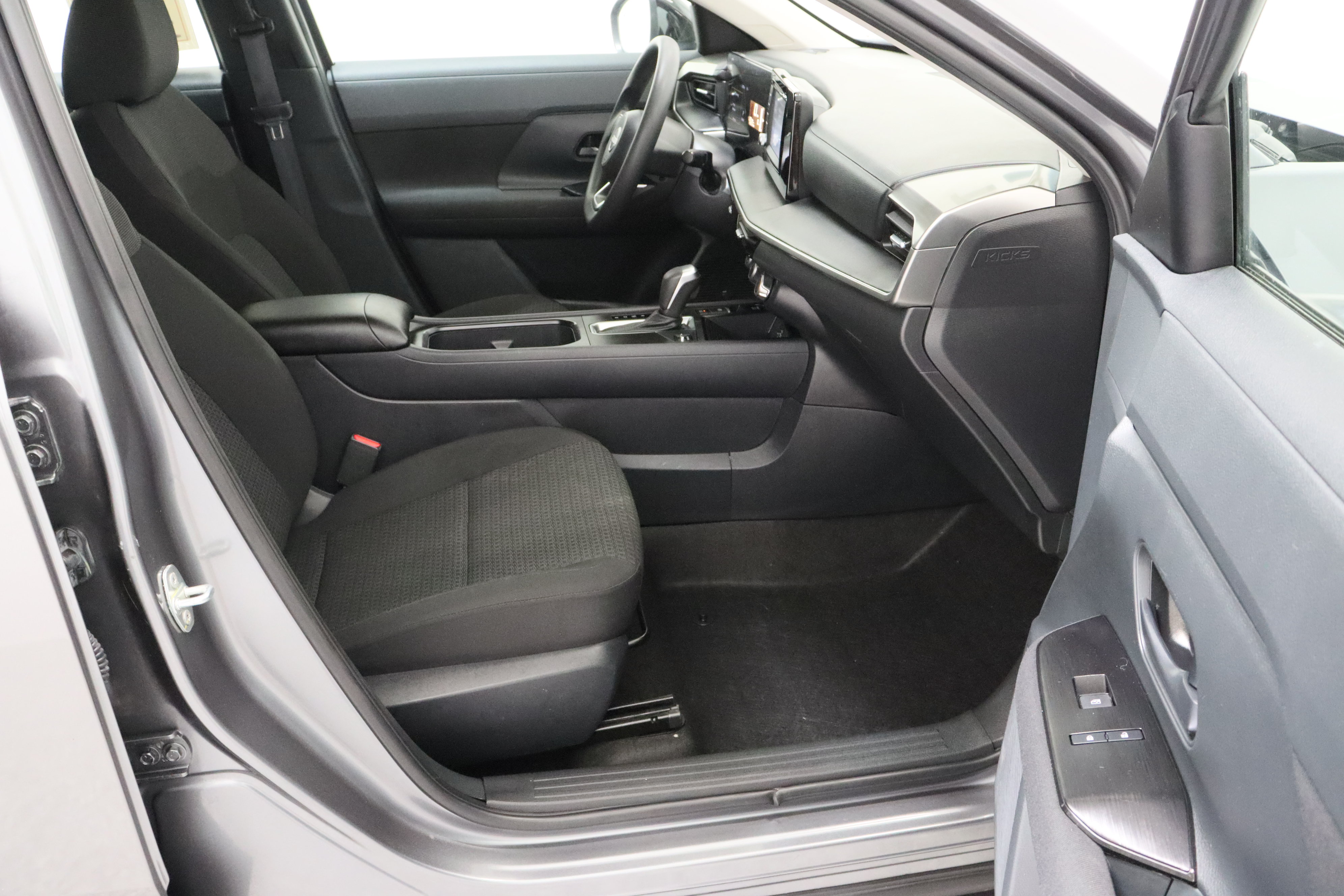 Used 2025 Nissan Kicks S FWD image 35