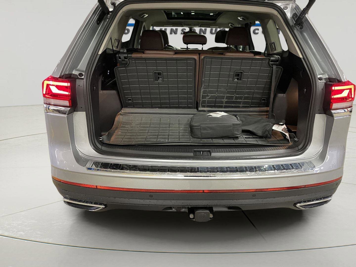 Used 2023 Volkswagen Atlas SE image 9