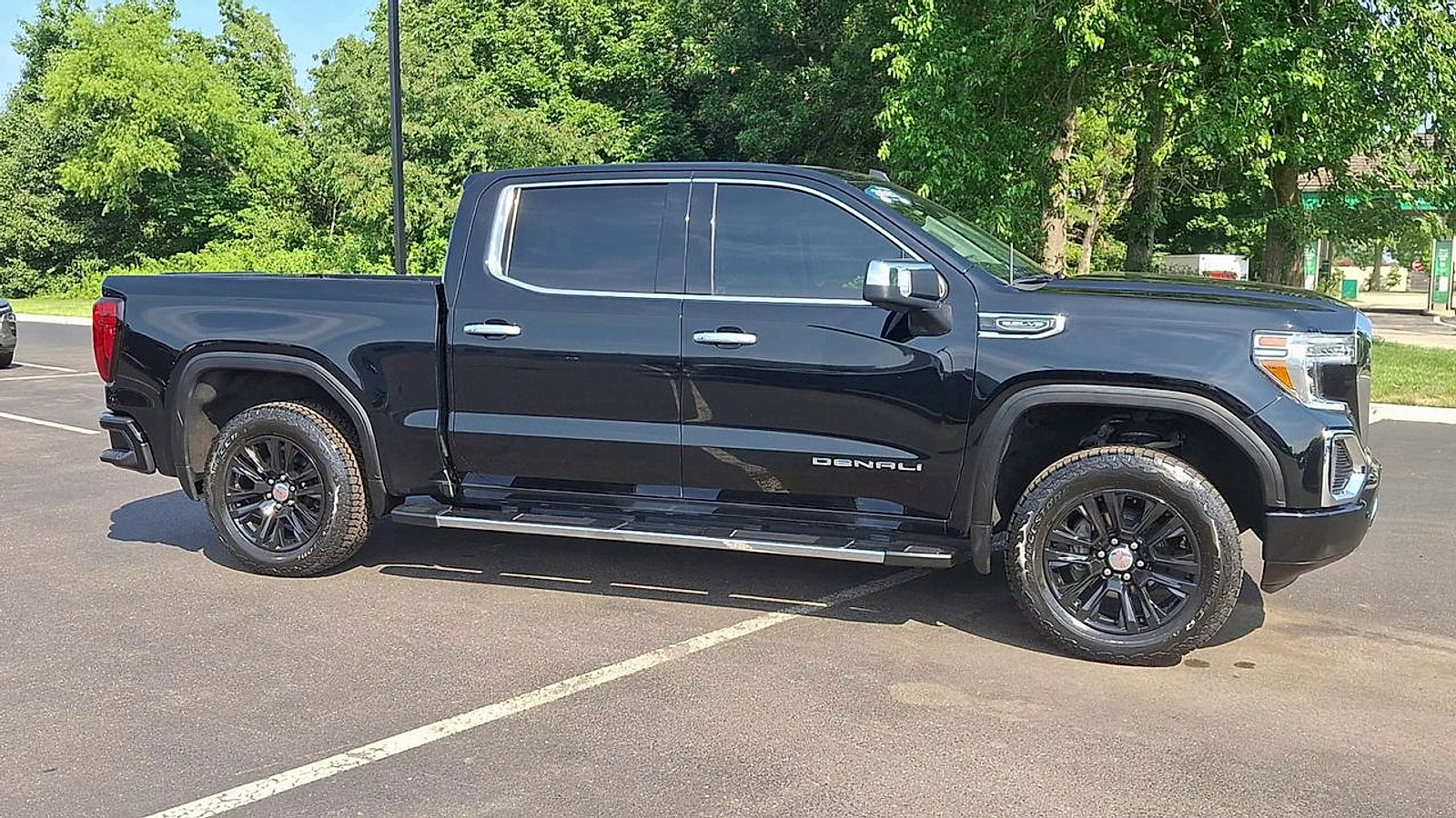 Certified 2021 GMC Sierra 1500 Denali w/ Technology Package AWD/4WD image 4