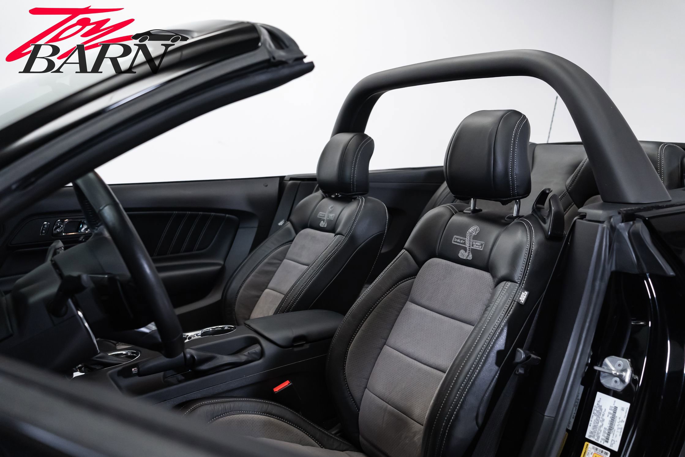 Used 2017 Ford Mustang GT Premium w/ Equipment Group 401A RWD image 33