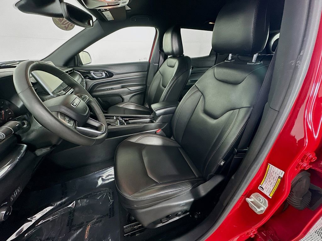 Certified 2023 Jeep Compass Limited image 32