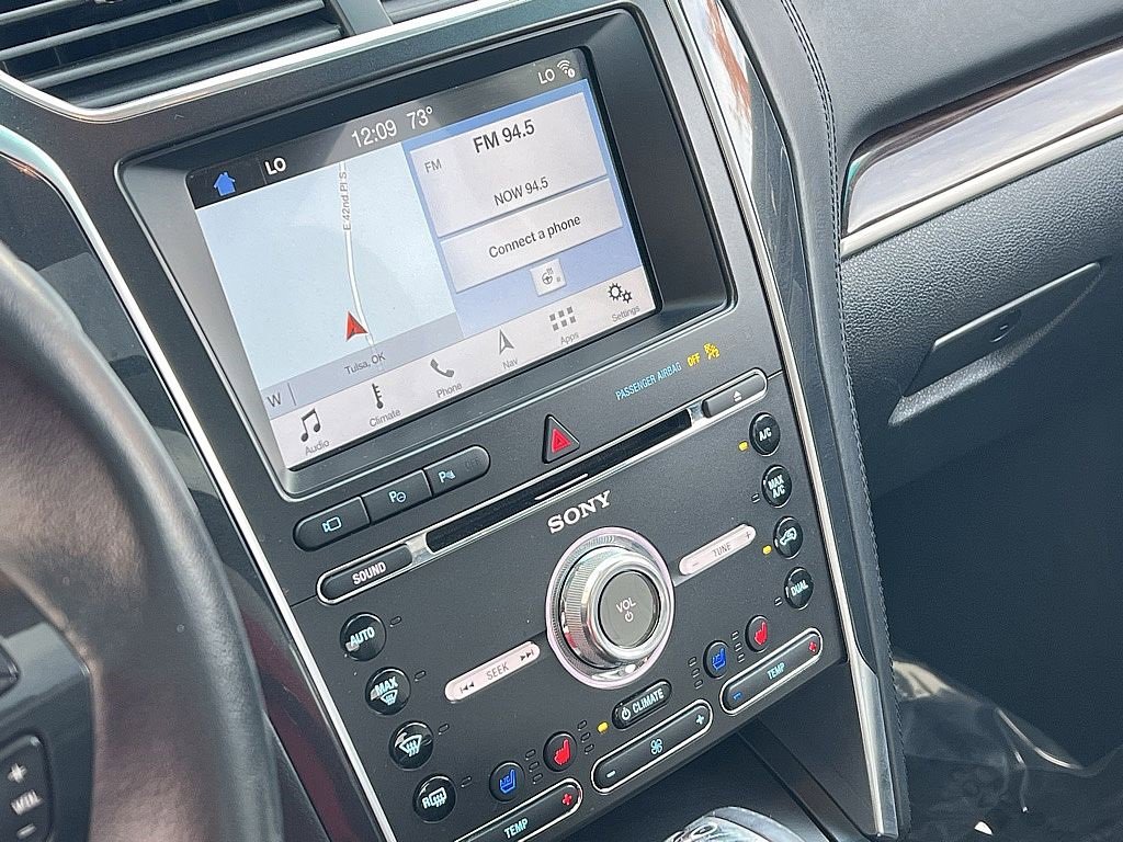 Used 2017 Ford Explorer Platinum image 16