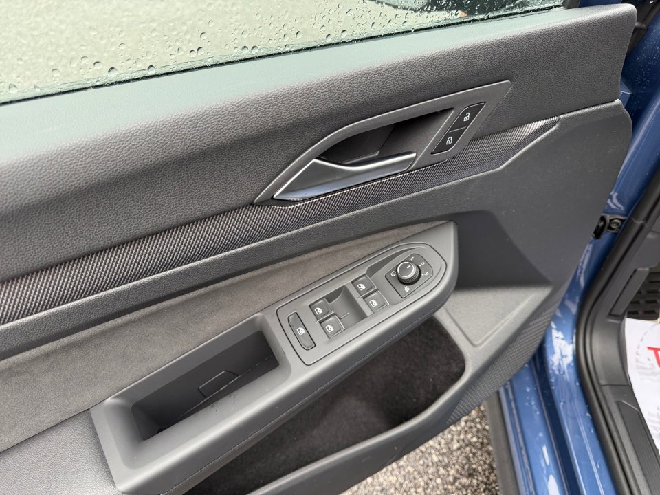 New 2026 Volkswagen Golf SE image 32