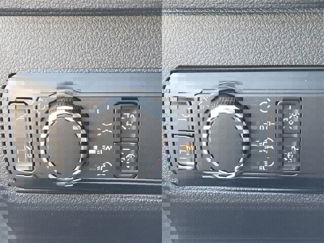 New 2025 Ford Escape ST-Line w/ Equipment Group 301A image 28