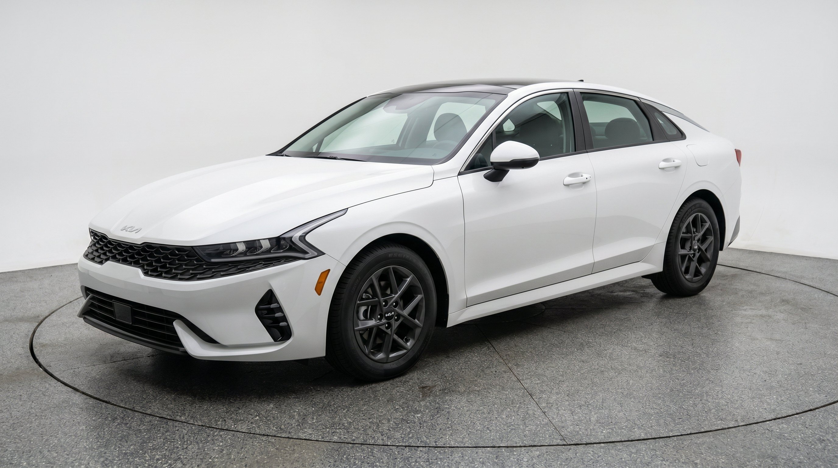 Used 2025 Kia K5 LXS FWD image 3