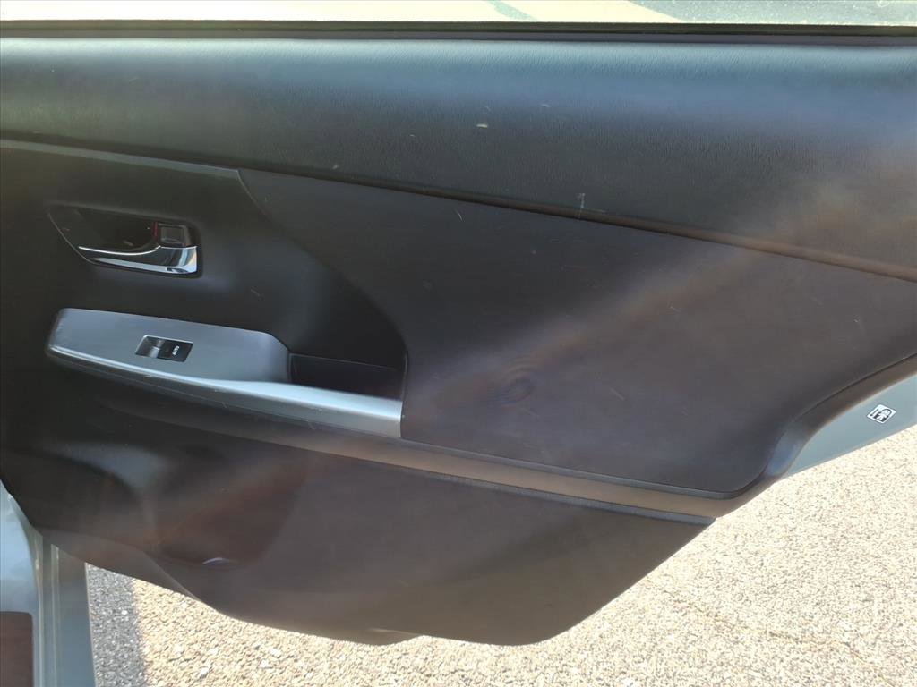 Used 2017 Toyota Prius V Three FWD image 19