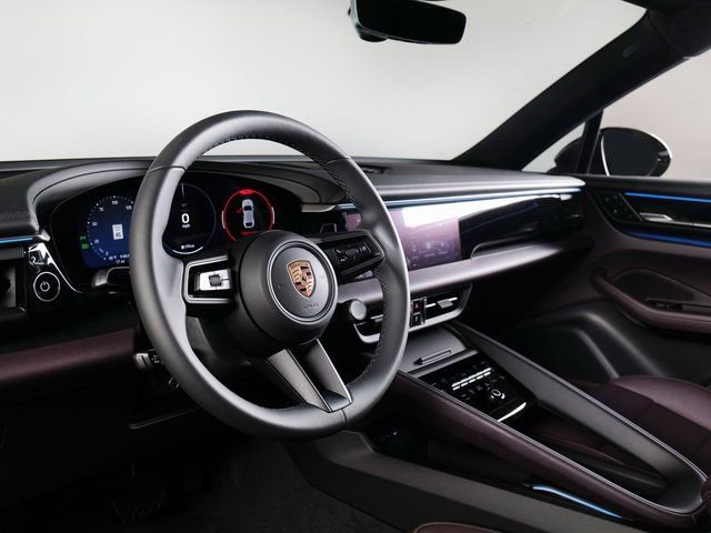New 2025 Porsche Macan 4 Electric image 4