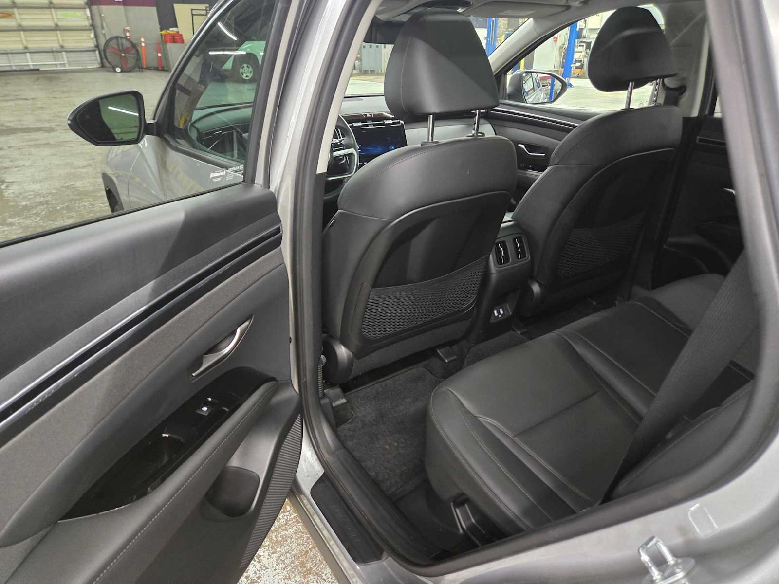 Used 2023 Hyundai Tucson SEL w/ Cargo Package AWD/4WD image 15