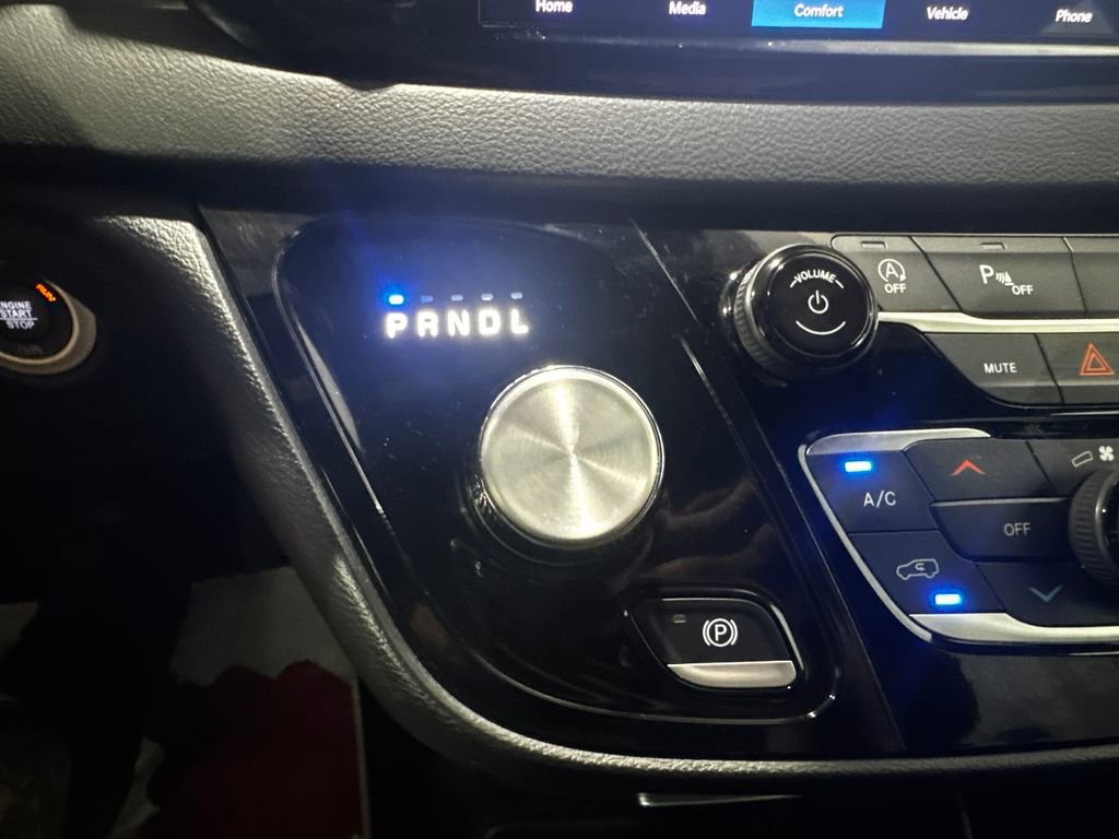 Used 2025 Chrysler Pacifica Select FWD image 36