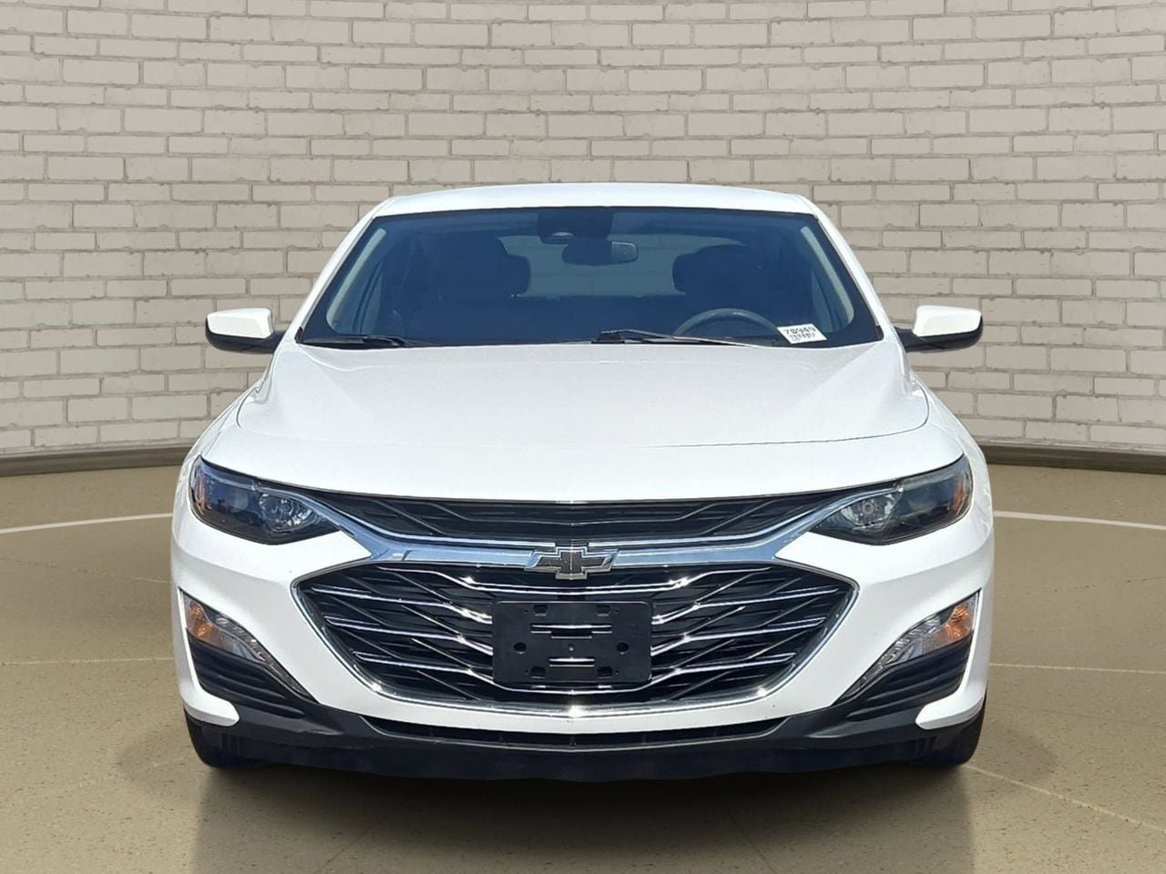 Used 2023 Chevrolet Malibu LT FWD image 2