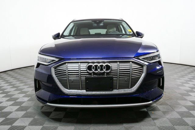 Certified 2023 Audi e-tron Premium Plus w/ Premium Plus Package AWD/4WD image 37