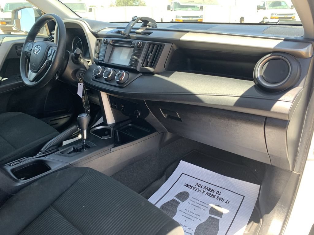 Used 2018 Toyota RAV4 LE w/ All Weather Liner Package AWD/4WD image 28