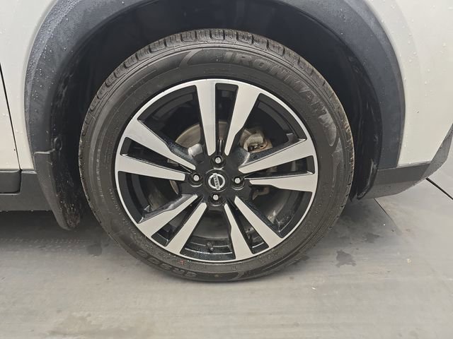 Used 2020 Nissan Kicks SR FWD image 13