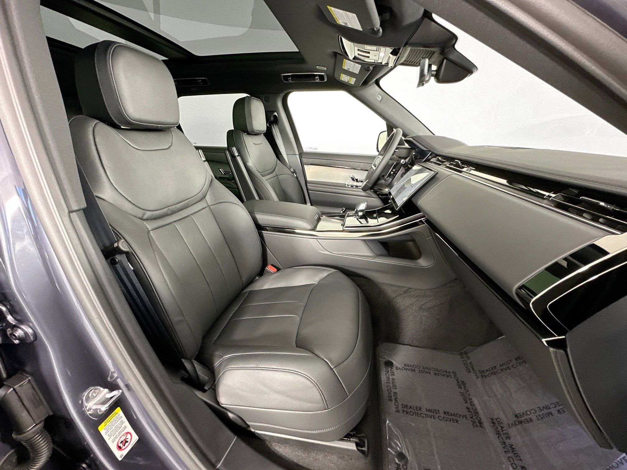 Used 2025 Land Rover Range Rover Sport image 25