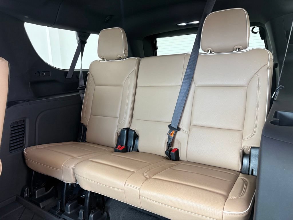 Used 2023 Chevrolet Suburban Premier AWD/4WD image 38