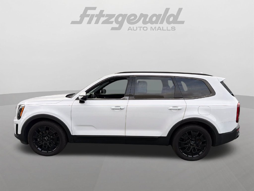Used 2022 Kia Telluride SX w/ Nightfall Edition Package AWD/4WD image 3