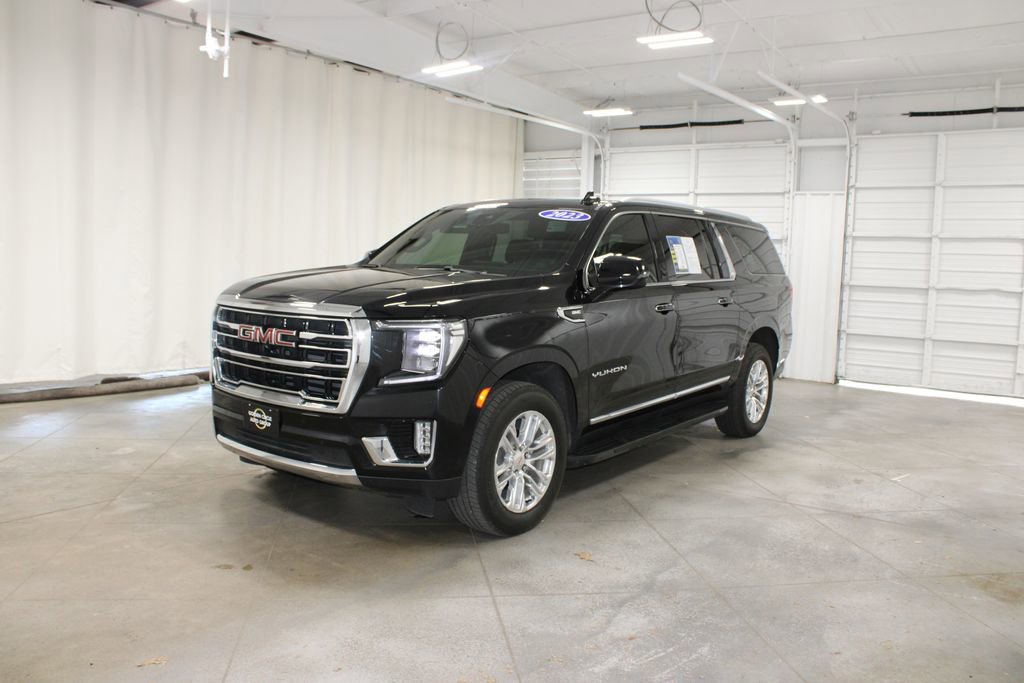 Used 2023 GMC Yukon XL SLT w/ SLT Luxury Package RWD image 4
