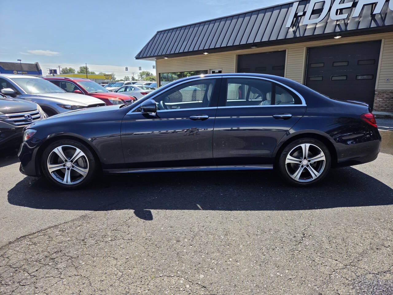 Used 2017 Mercedes-Benz E 300 4MATIC image 9