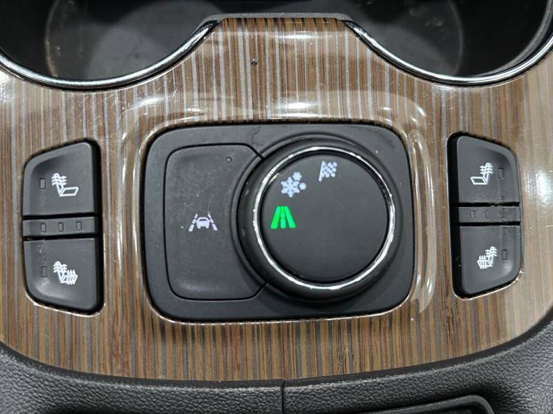 Used 2023 GMC Acadia SLE w/ Driver Convenience Package image 27