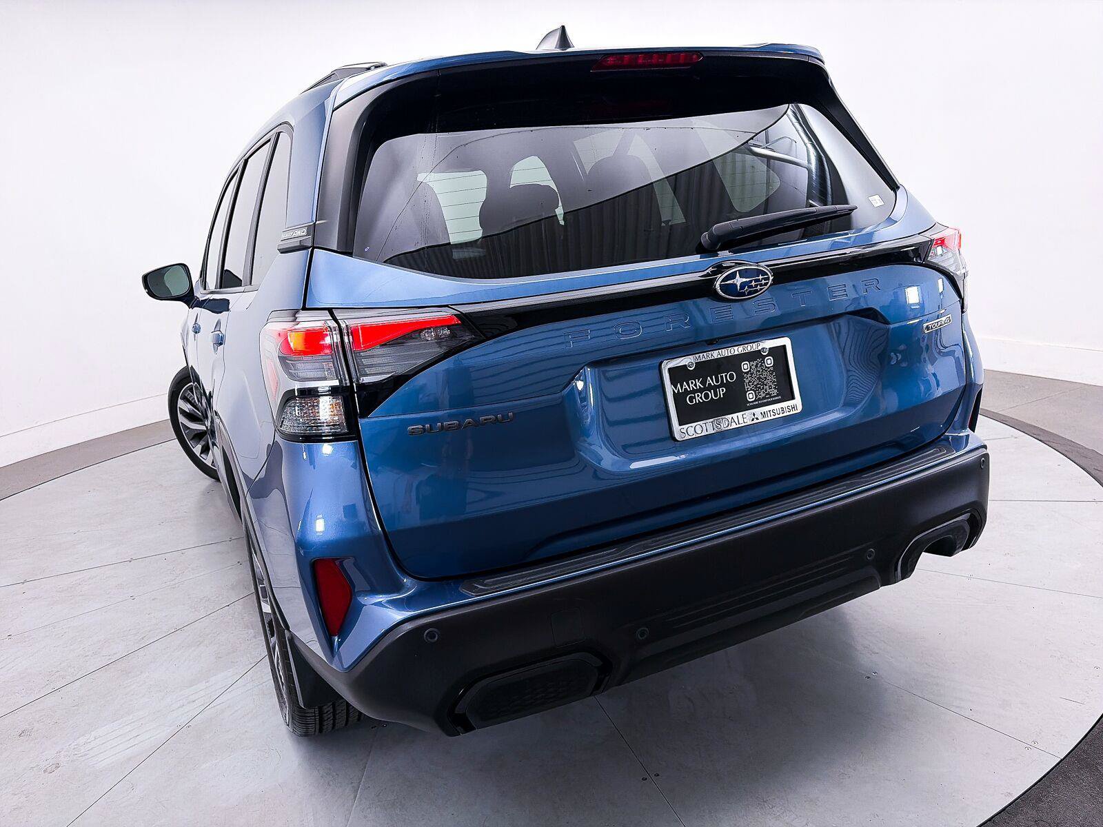 Used 2025 Subaru Forester Touring w/ Popular Package - Touring AWD/4WD image 5