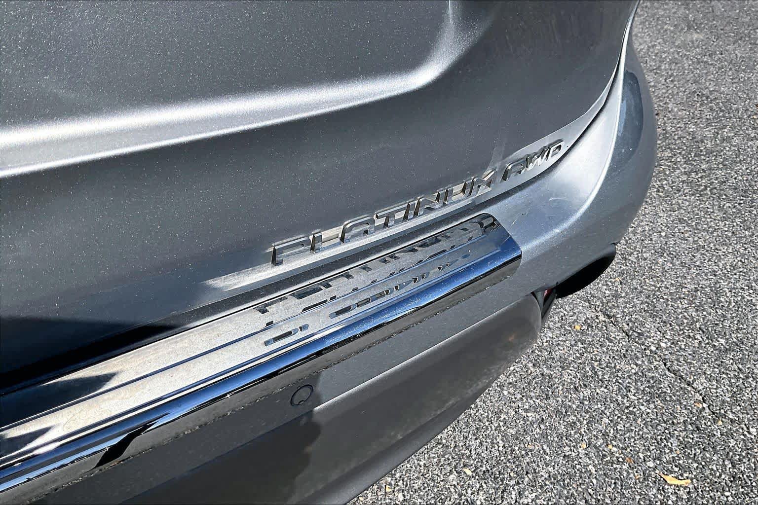 Used 2022 Toyota Highlander Platinum AWD/4WD image 10