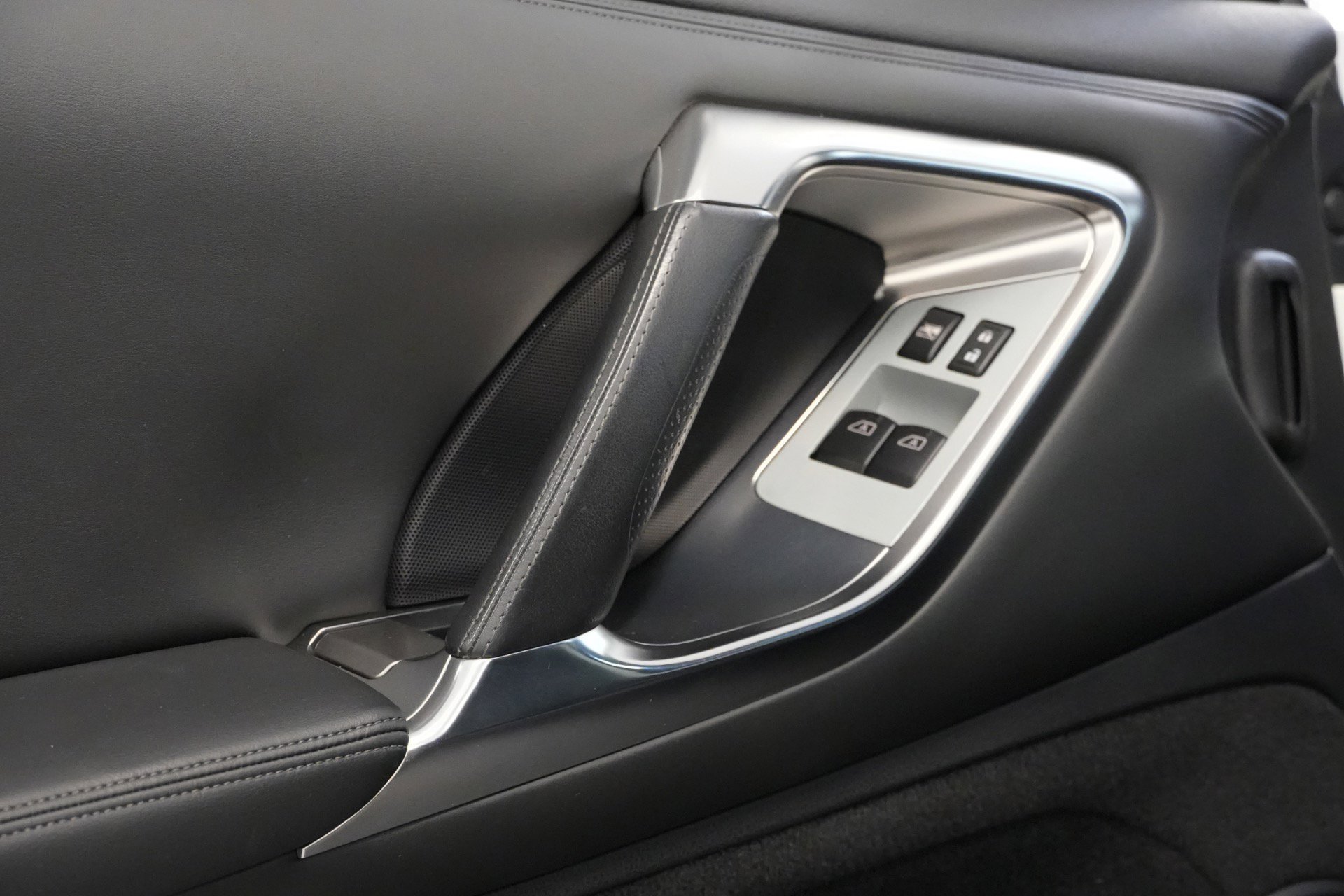 Used 2009 Nissan GT-R Premium AWD/4WD image 17