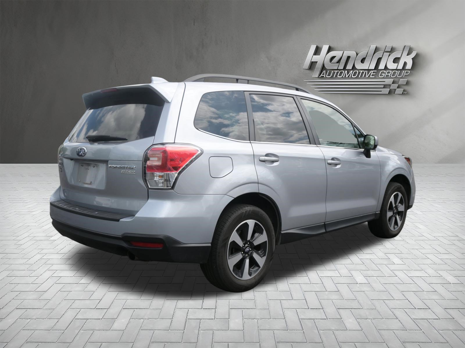 Used 2017 Subaru Forester 2.5i Limited w/ Popular Package #1 AWD/4WD image 9