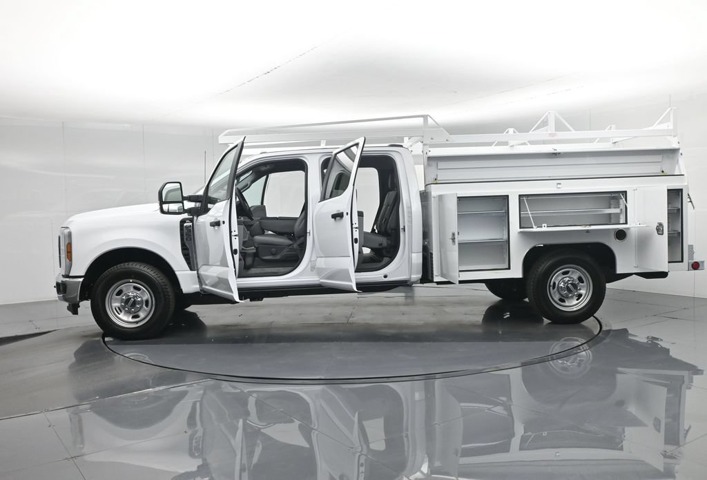New 2026 Ford F350 XL w/ XL Chrome Package RWD image 39