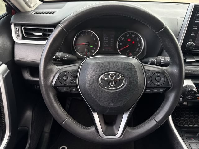Used 2020 Toyota RAV4 XLE Premium FWD image 14
