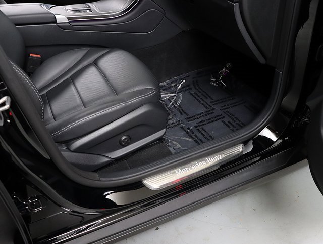 Certified 2022 Mercedes-Benz GLC 300 4MATIC image 37